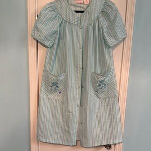 Women's Blue Striped Nightgown box Dur‎ size medium